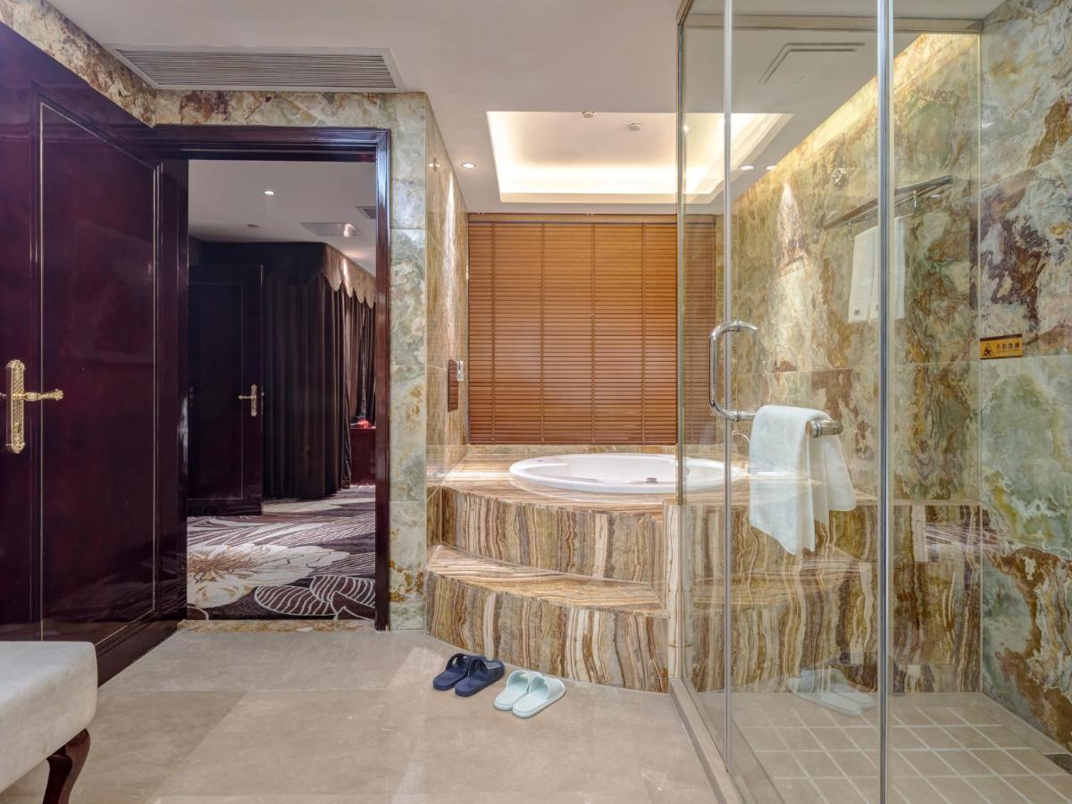 Days Hotel & Suites China Town---Five Minutes To Reach Changsha Station, The Metro Line 2 & Line 6 Are Nearby,Free Gym & Laundromat,Chinese And Western Buffet Breakfast Is Offered On The 31St Floor Exterior foto