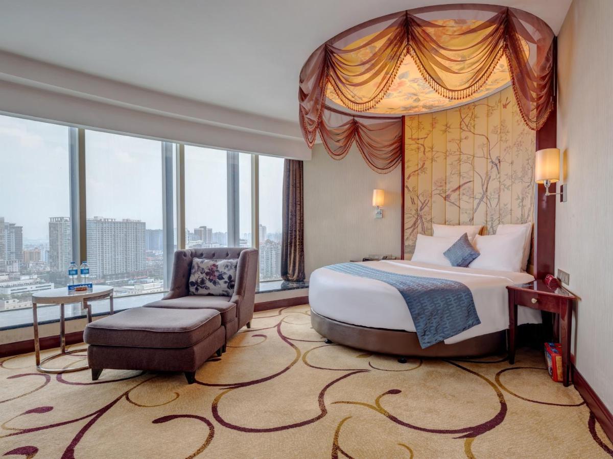 Days Hotel & Suites China Town---Five Minutes To Reach Changsha Station, The Metro Line 2 & Line 6 Are Nearby,Free Gym & Laundromat,Chinese And Western Buffet Breakfast Is Offered On The 31St Floor Exterior foto