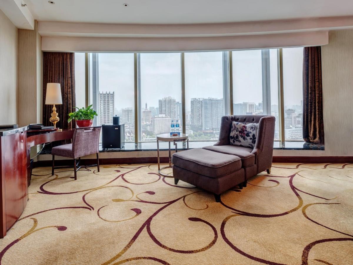 Days Hotel & Suites China Town---Five Minutes To Reach Changsha Station, The Metro Line 2 & Line 6 Are Nearby,Free Gym & Laundromat,Chinese And Western Buffet Breakfast Is Offered On The 31St Floor Exterior foto